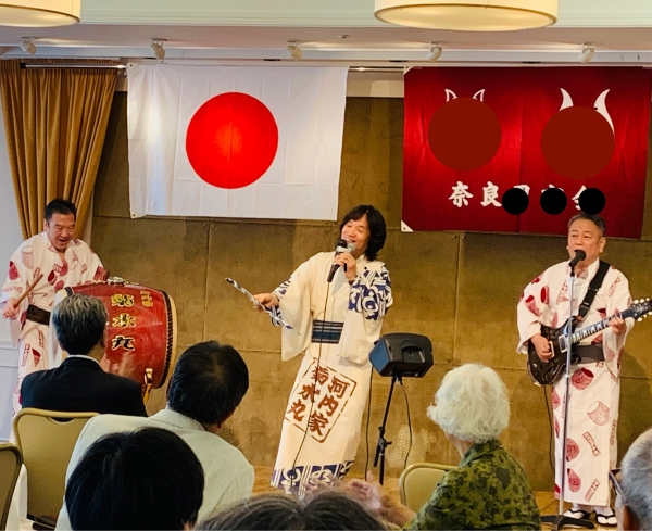 銀座 花 幸せの河内音頭と幸せの黄色いポスト